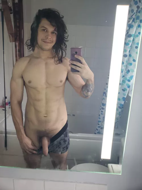 you into emo lads who lift?