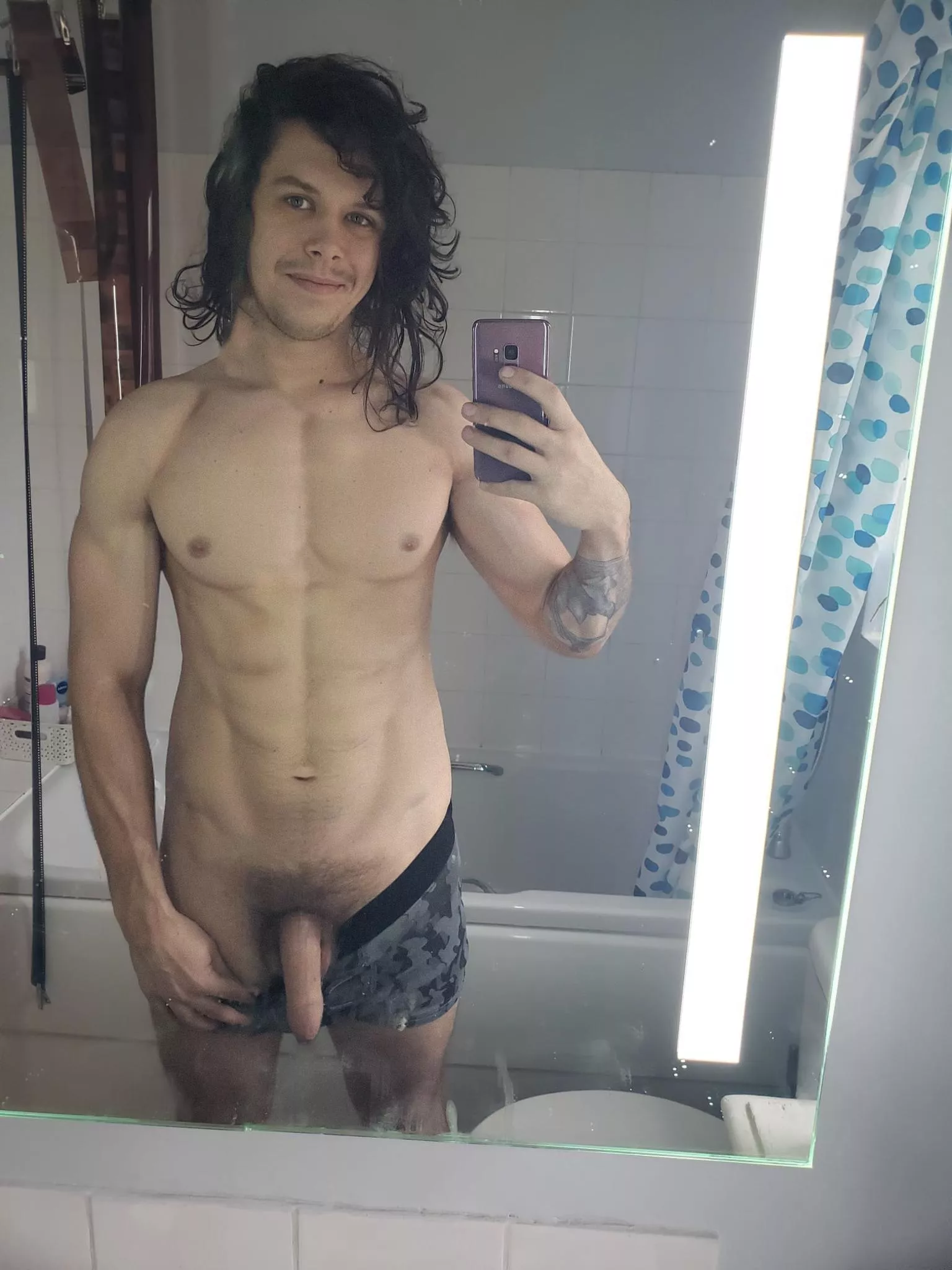 you into emo lads who lift?