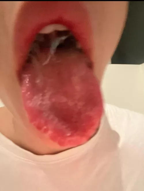 [19] I love to deepthroat monster dicks, dm me