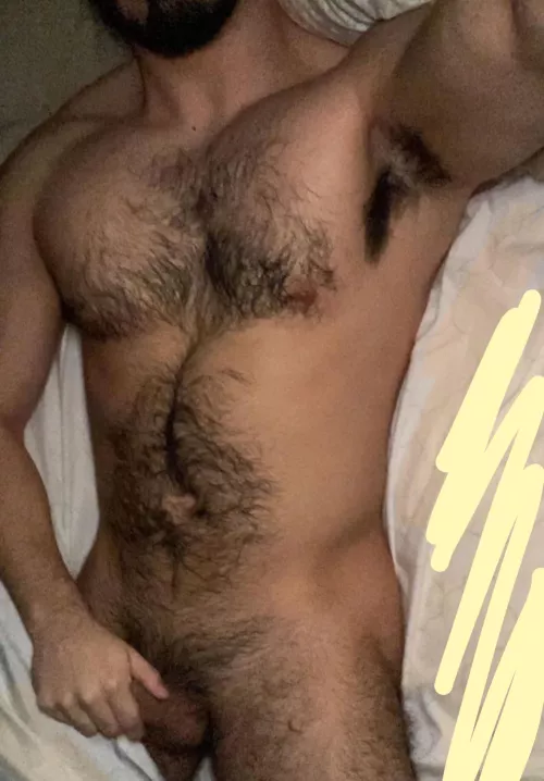 25 rugby player horny as fuck. Straight dI and curious. Love ass and underwear. Add me: xxsustherxo