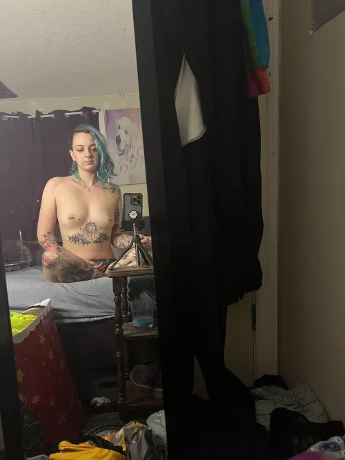 a good girlfriend sends pictures of their nipples every day