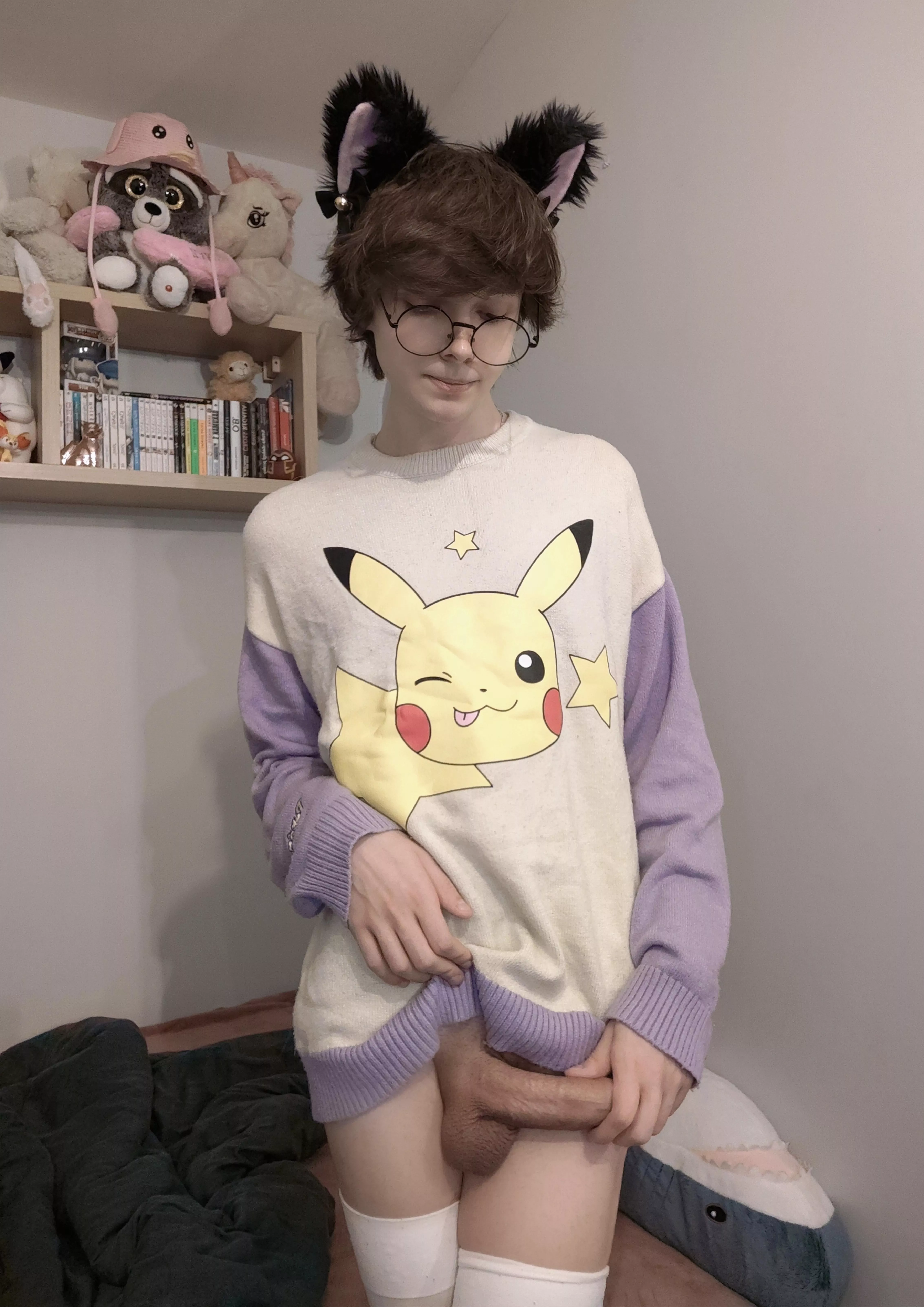 Any love for femboys with big cocks? 🥺