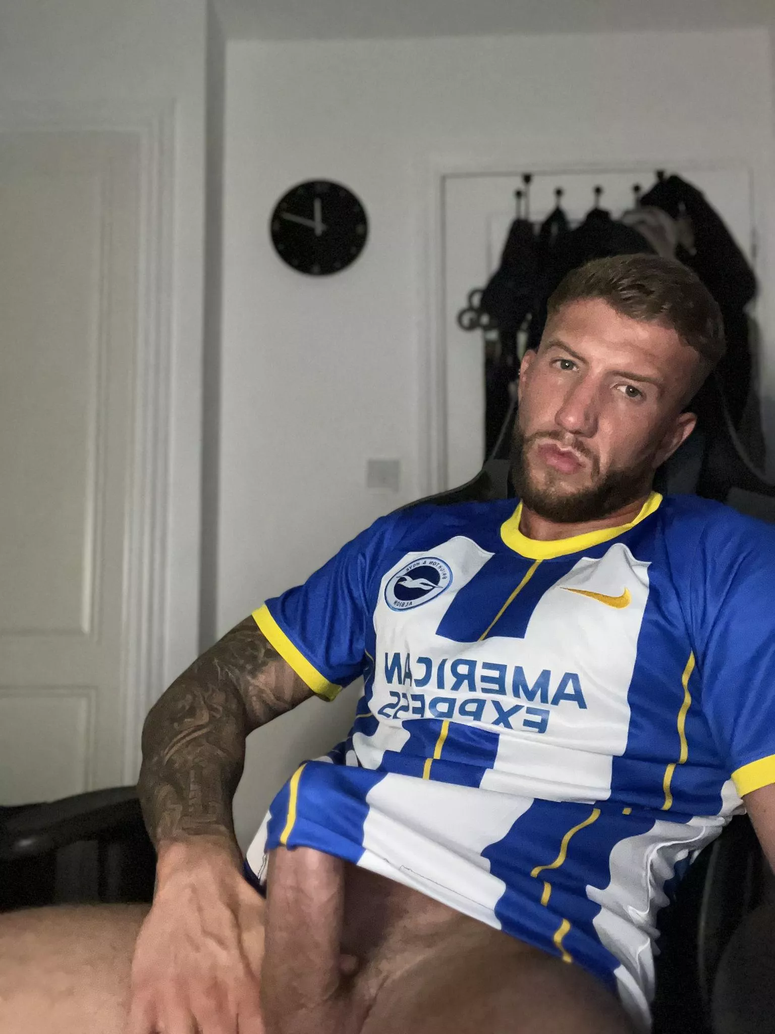 Anyone wanna take a guess as to why I look so moody? (hint... its because ive had no one to suck my pipe)