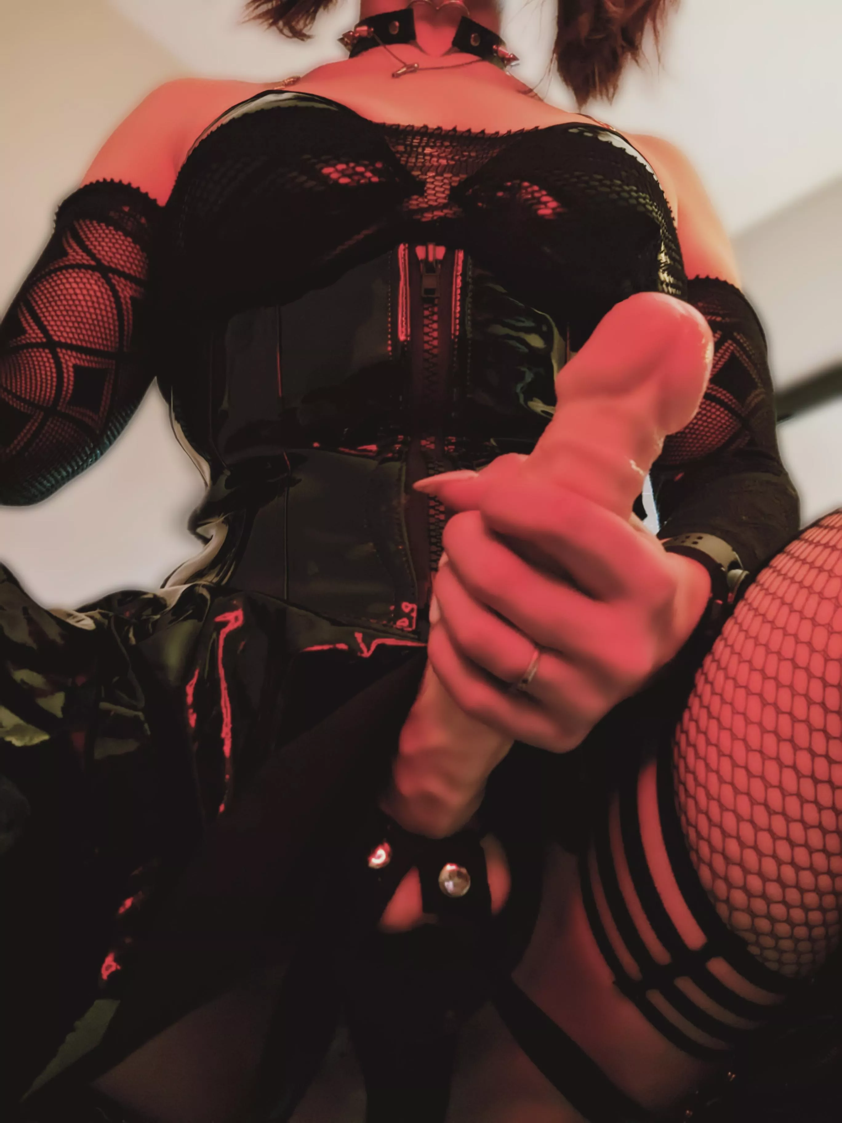 Be a good little servant and worship my cock