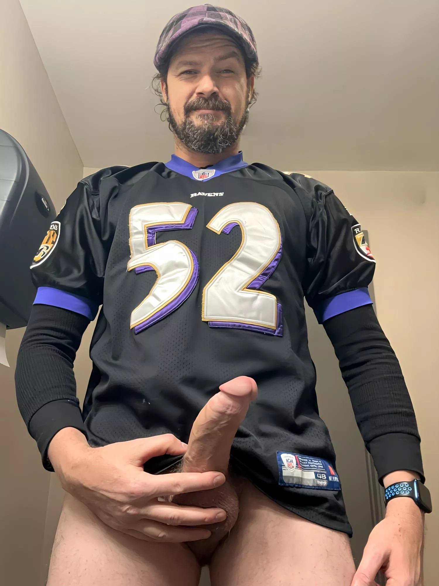 Come watch the game with this (44) Daddy.