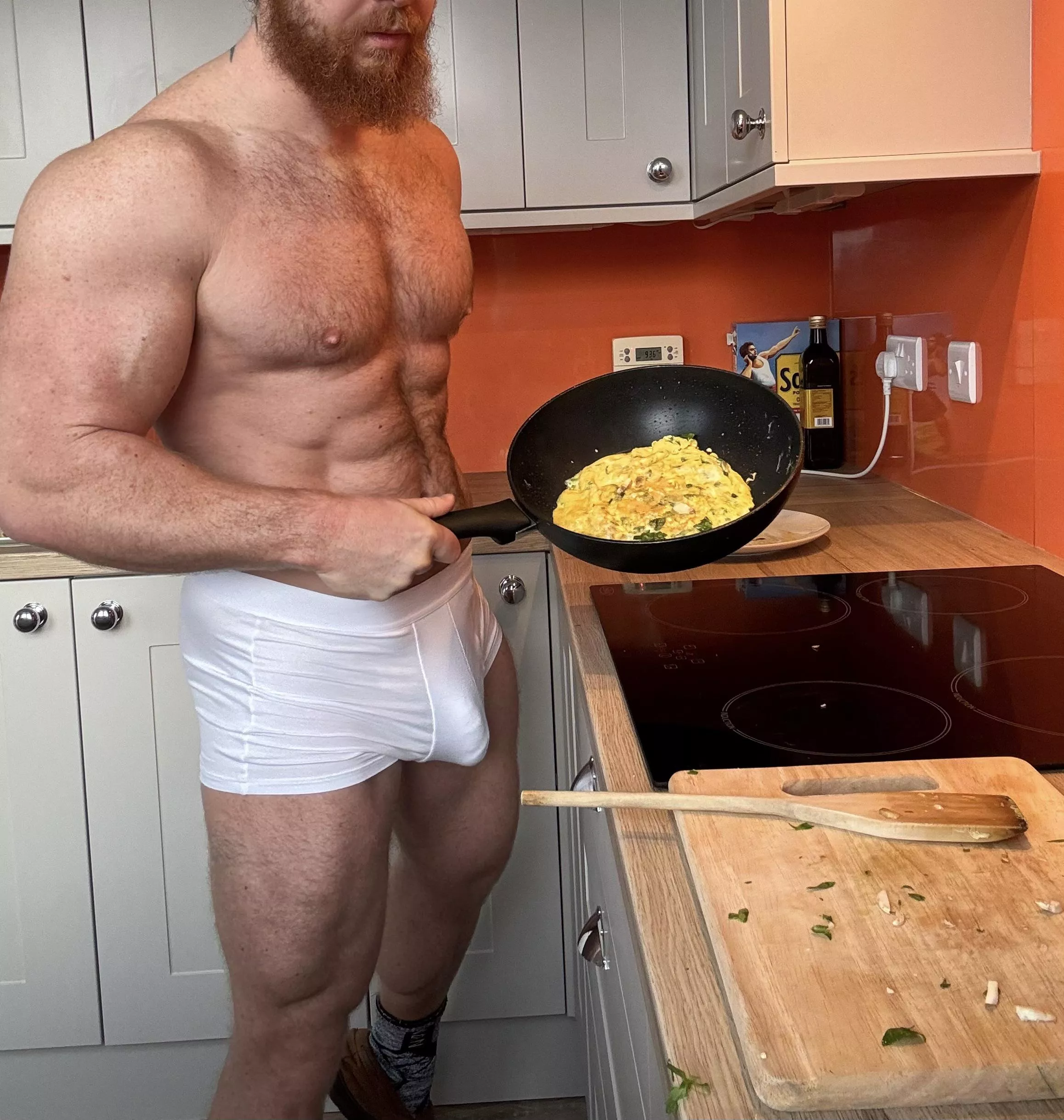Daddy is making breakfast before the gym, wanna help me finish this off?