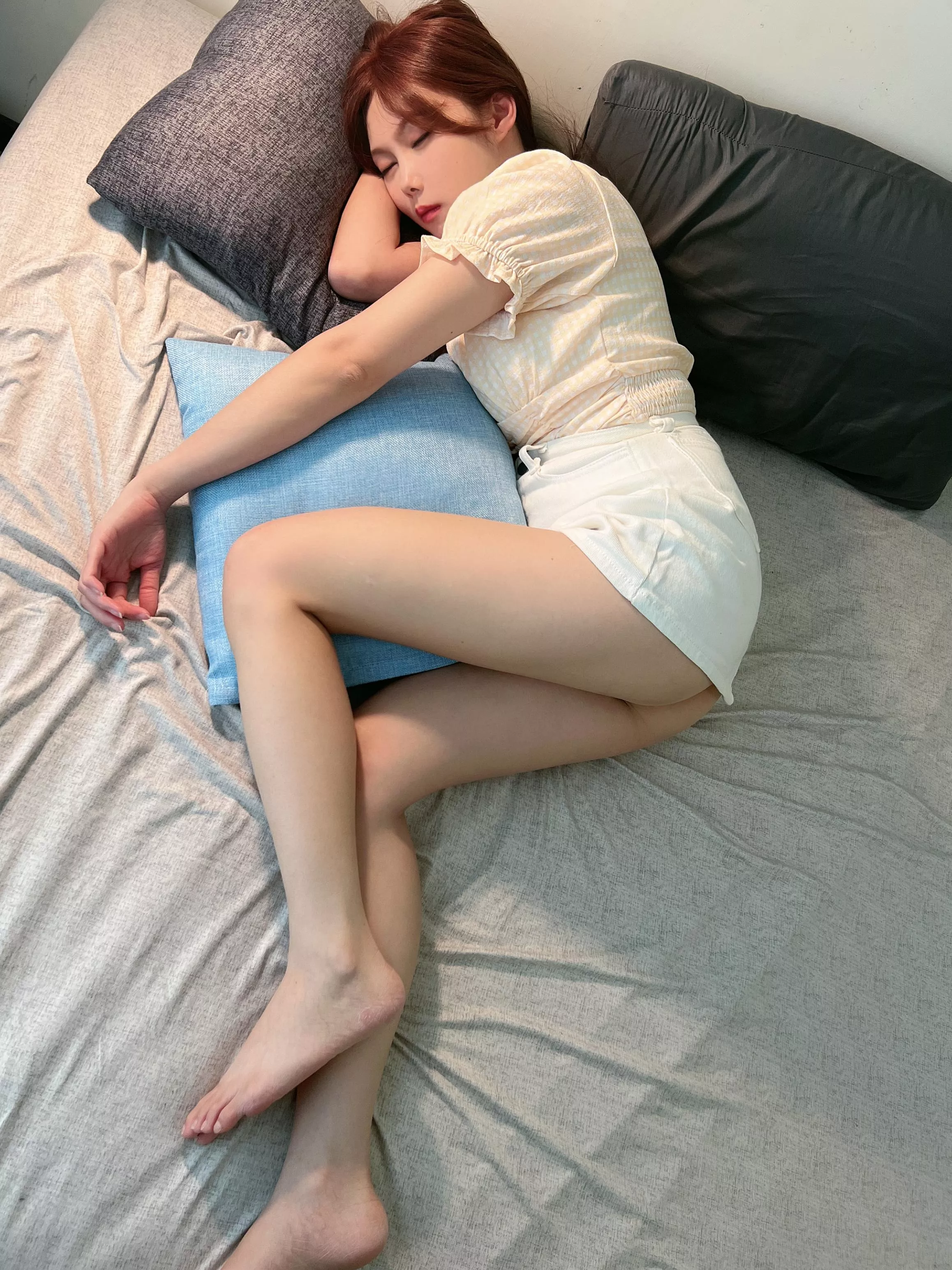 Describe my Thick asian Thighs