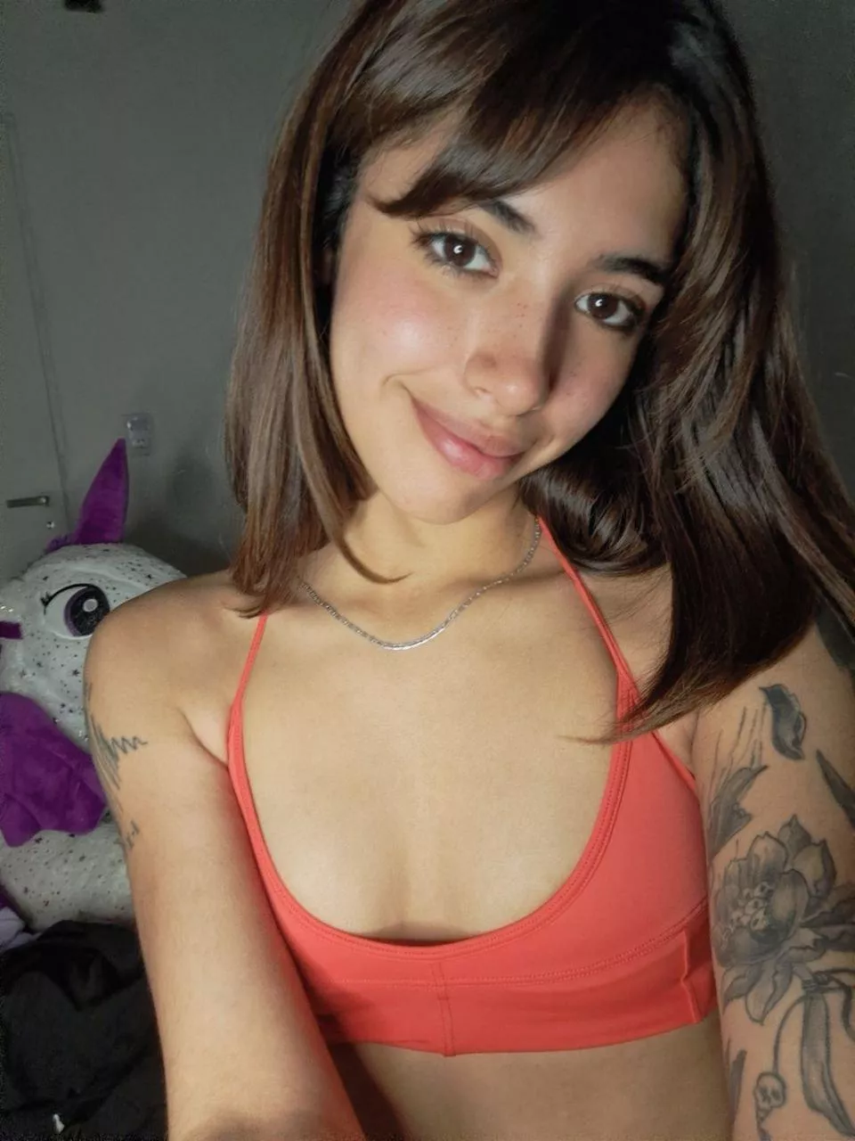 Do you think I'm looking good in this crop?