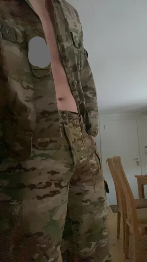 Excuse my for forgetting my t-shirt and the buttons