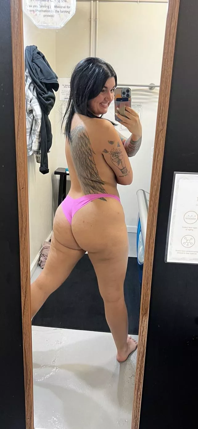 Fun in the tanning room