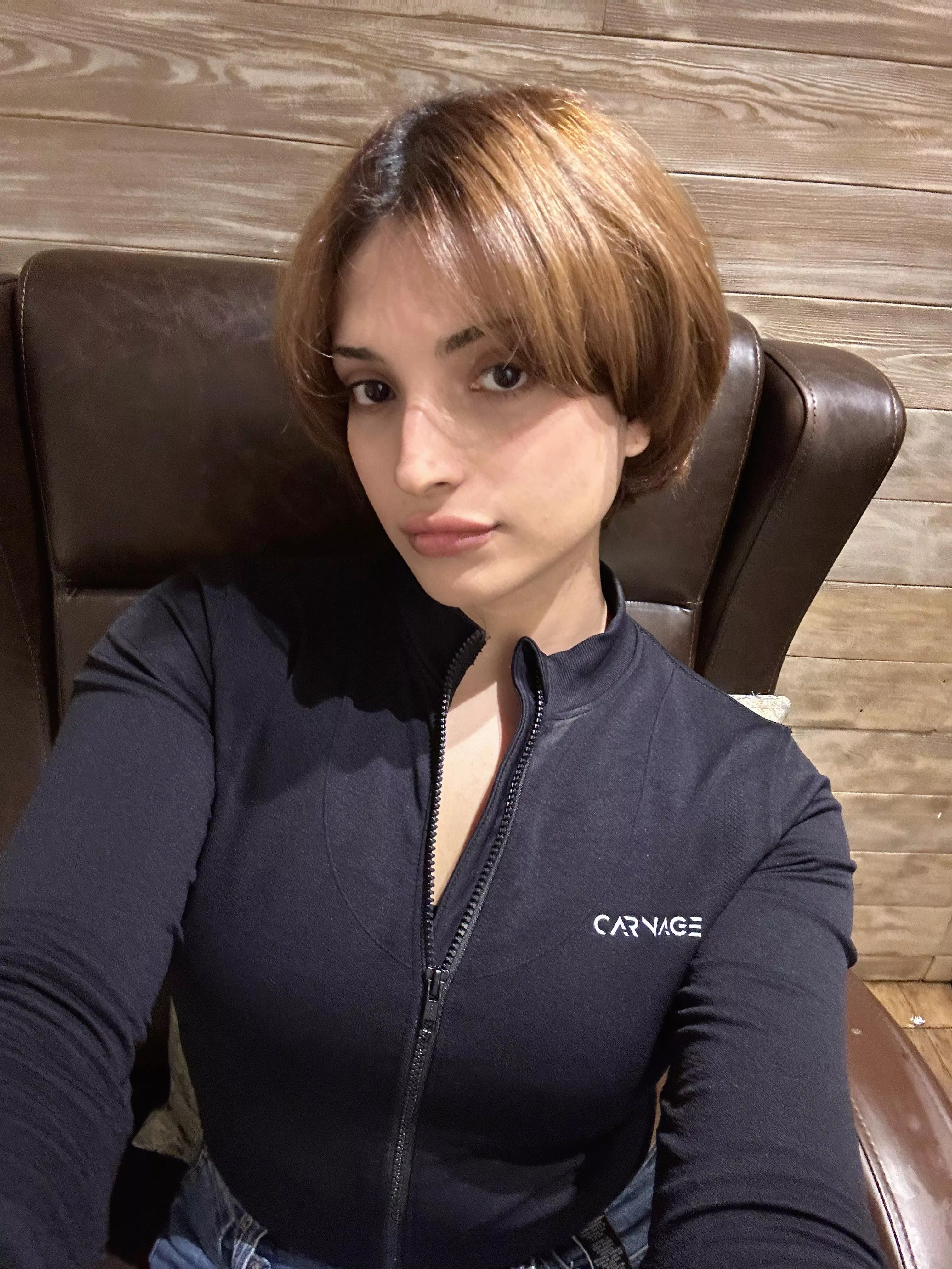 Got a blowout on my short hair :3