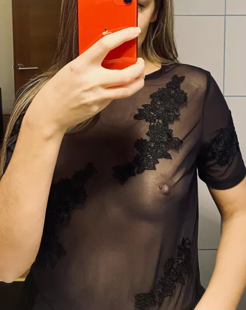 Hahh, this t-shirt 🤍