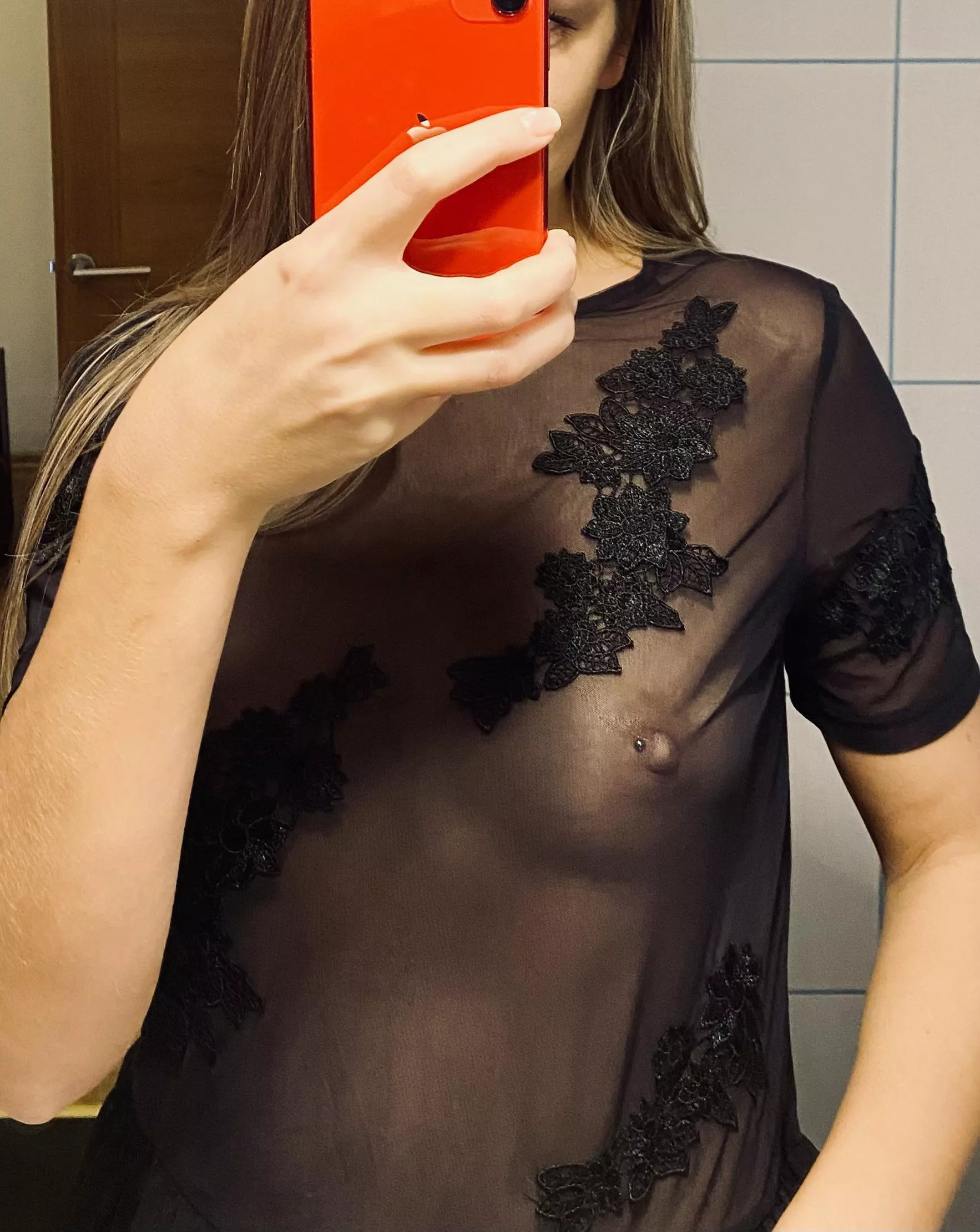 Hahh, this t-shirt 🤍