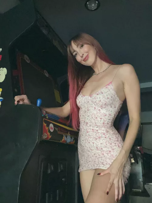 I can be your slutty and nerdy gf