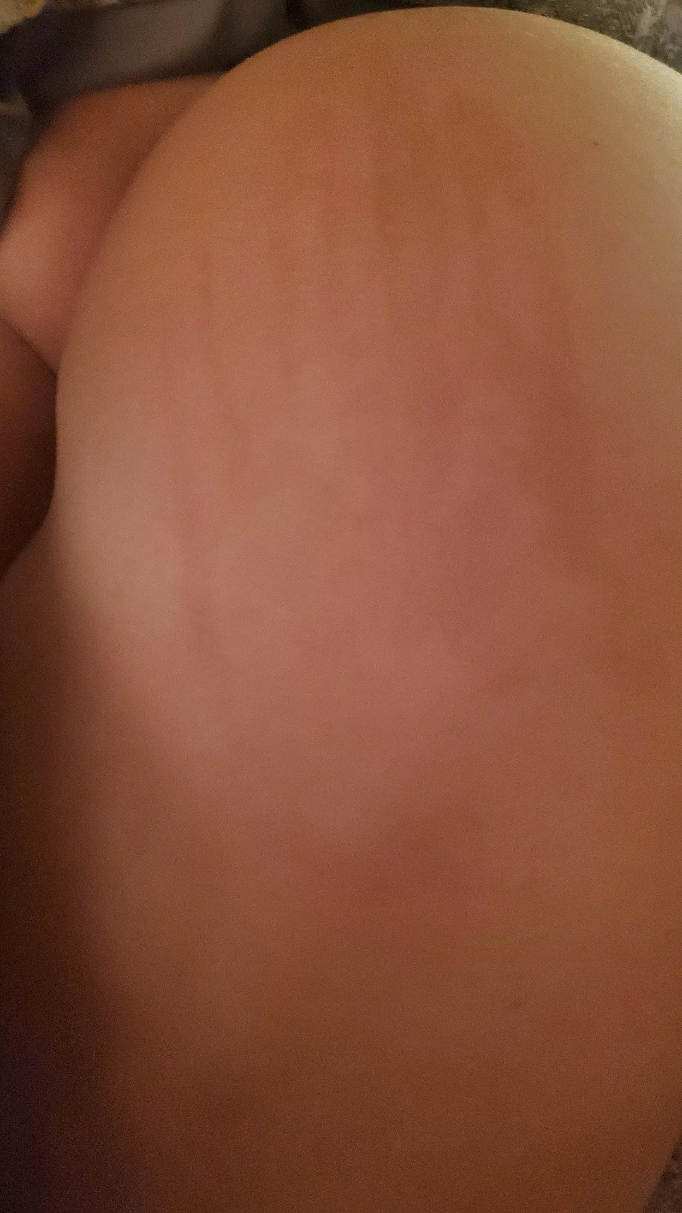 I said spank me hard but geez what a hand print!