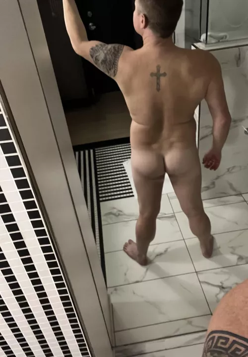 I think my younger hubby is sexy and would welcome another wife to ride! (M37/F44)