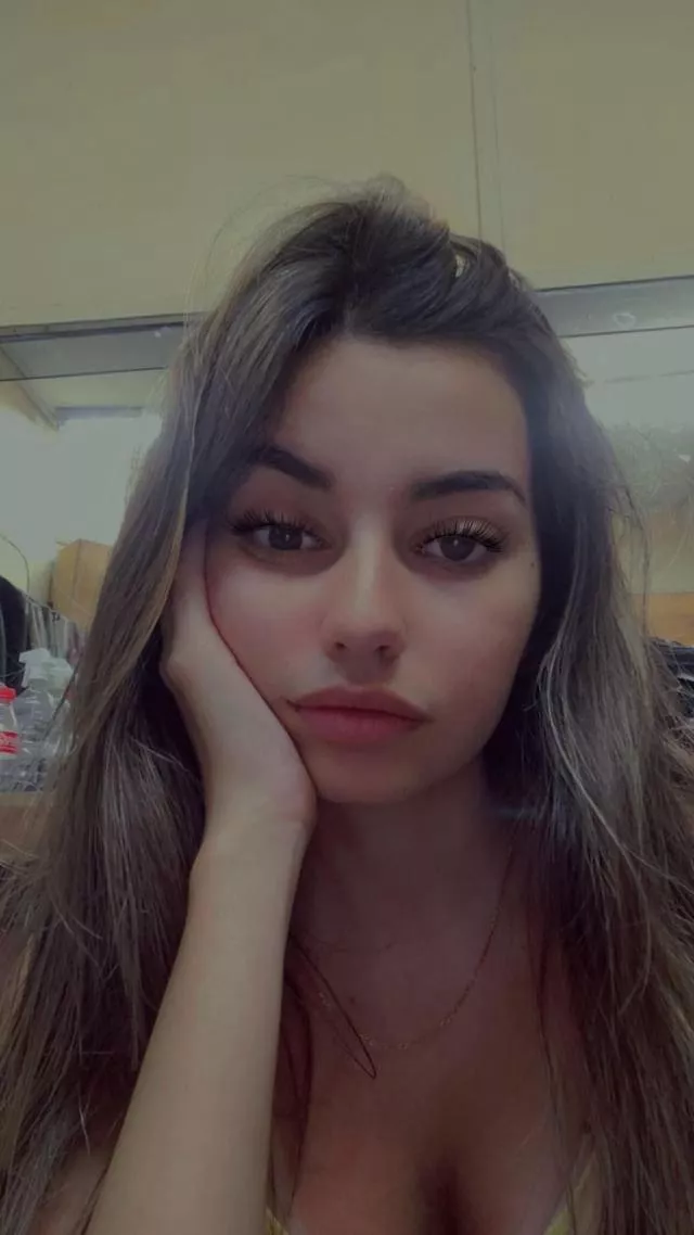 IUTR pretty latinas do it better