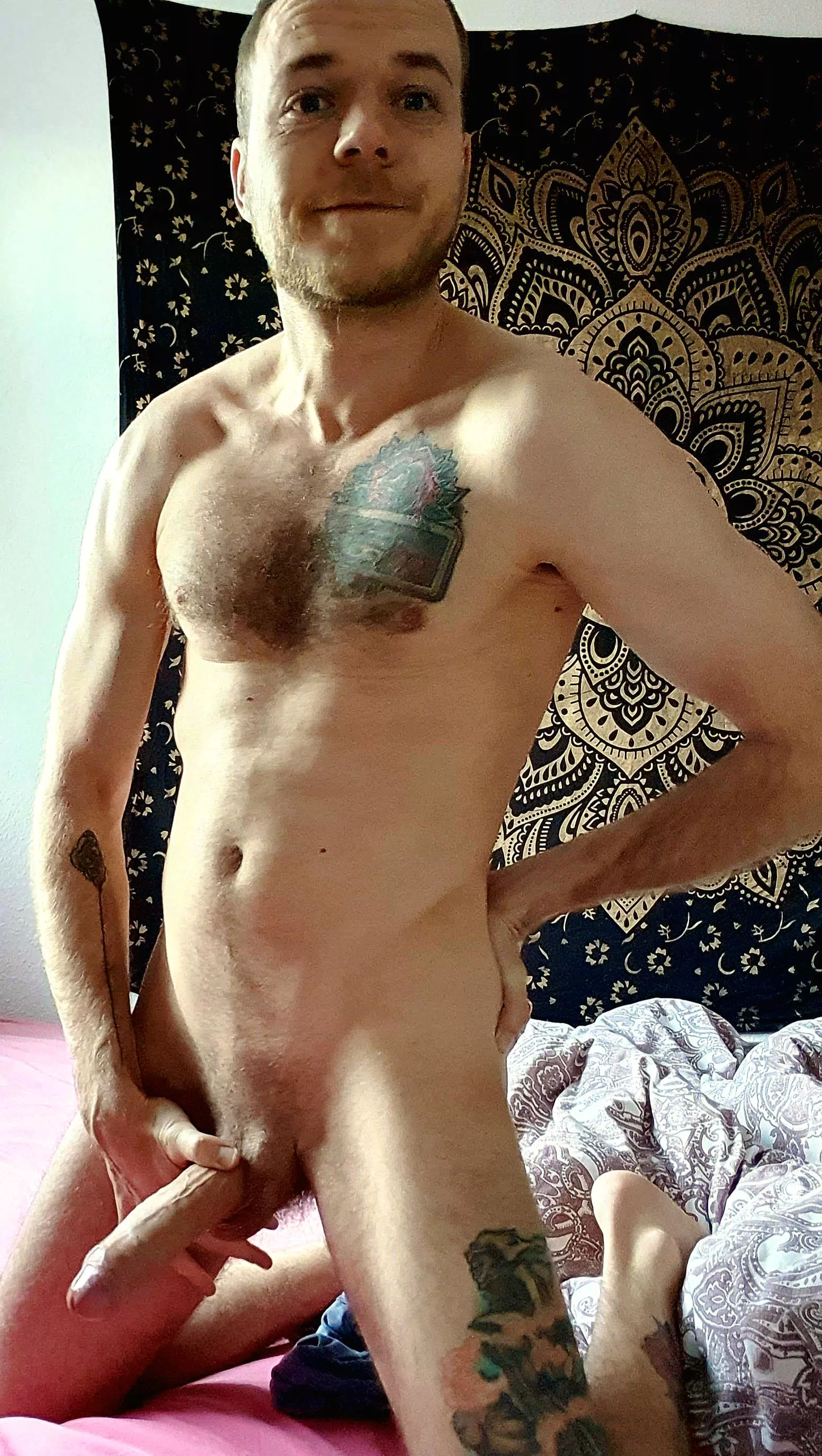 Let's spend the weekend naked 🔥❤️