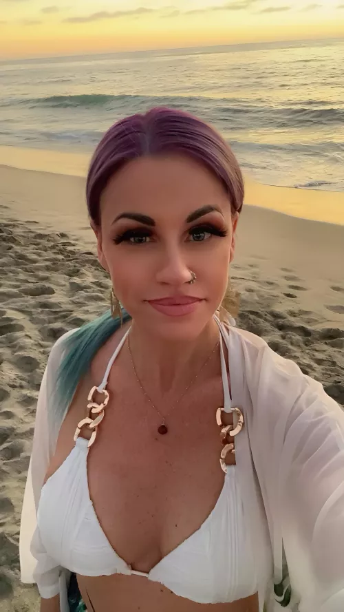 Married to a beautiful hot wife, would u like to try her?