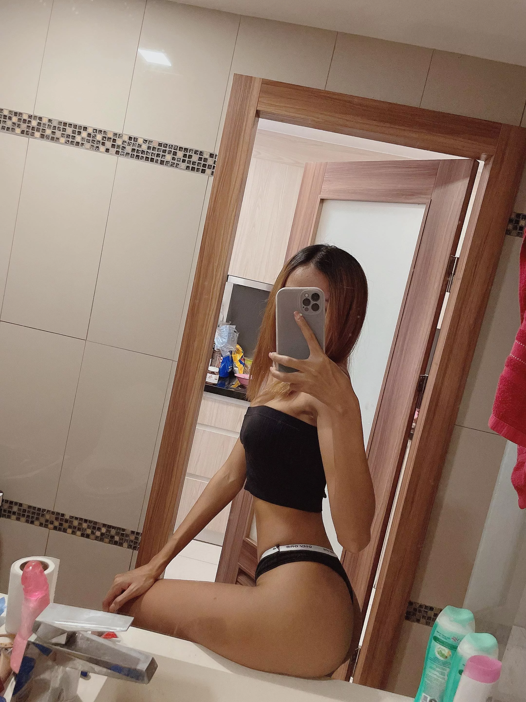 morning selfie in the bathroom