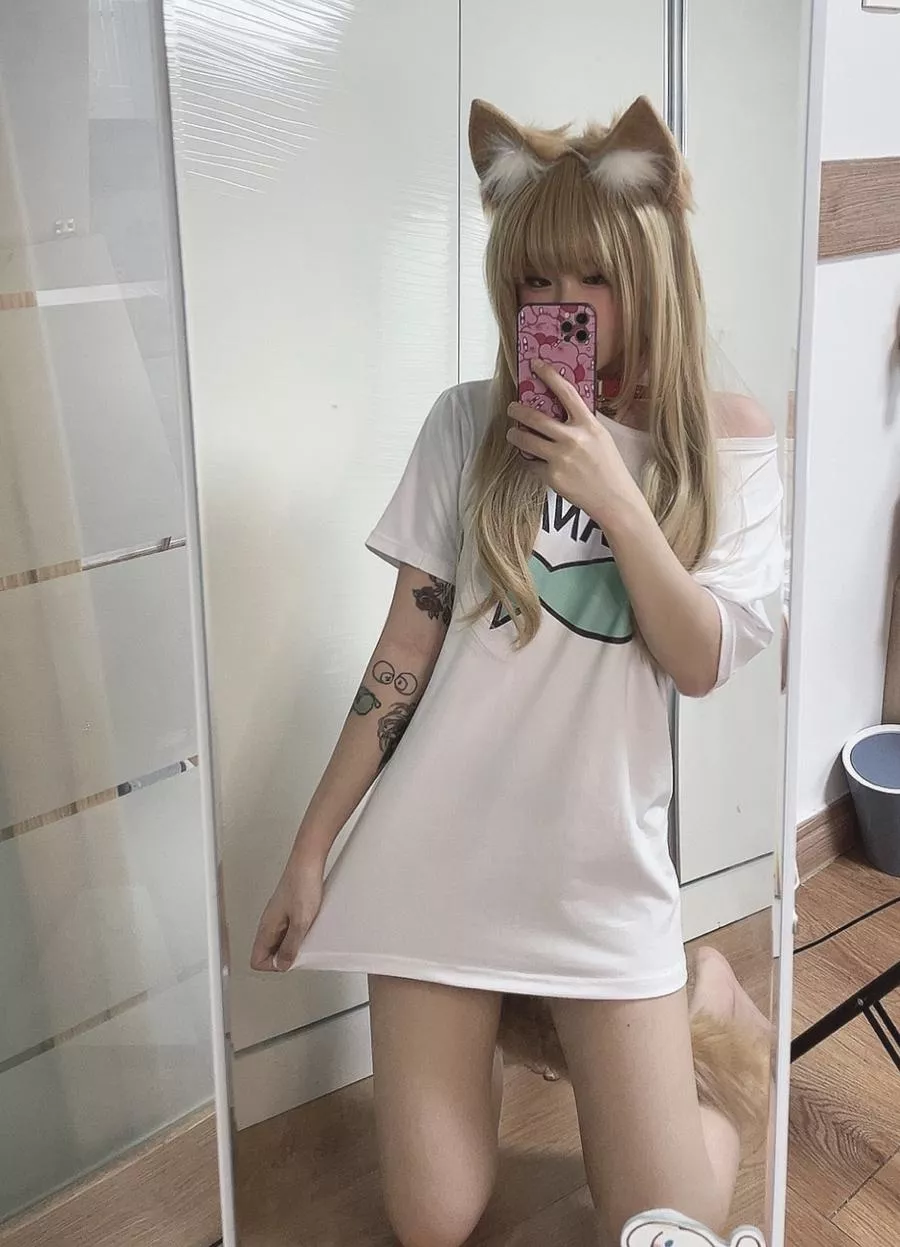 My skin and my hair are very soft ;3