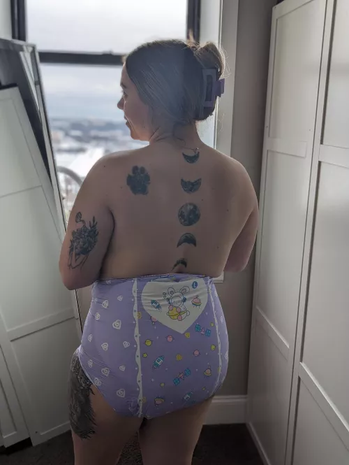 Never hurts when the hairclip matches the diaper! 🪮