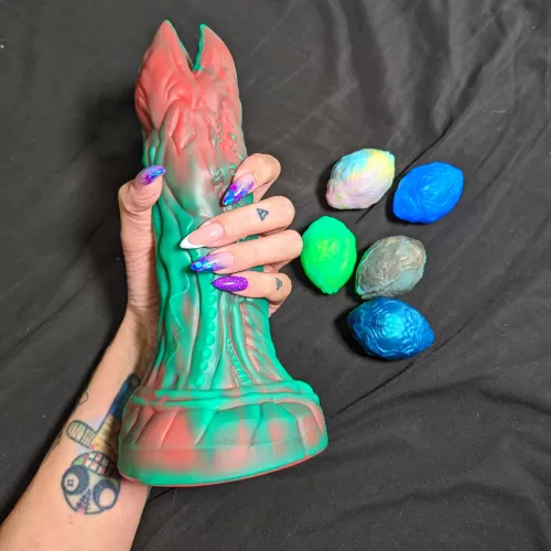 New nails and a new toy hehe