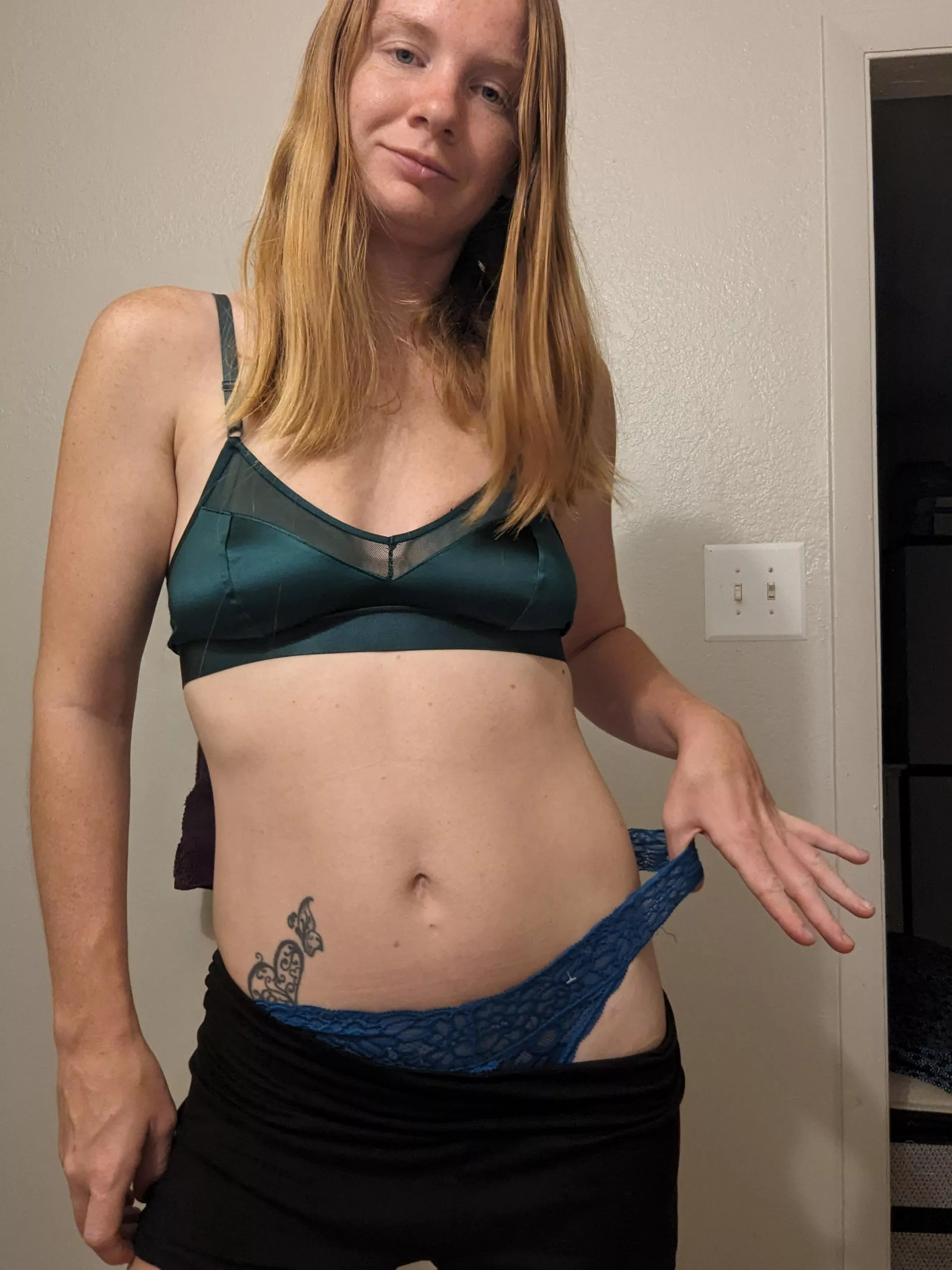 Red hair, fierce flair💥 [F27]