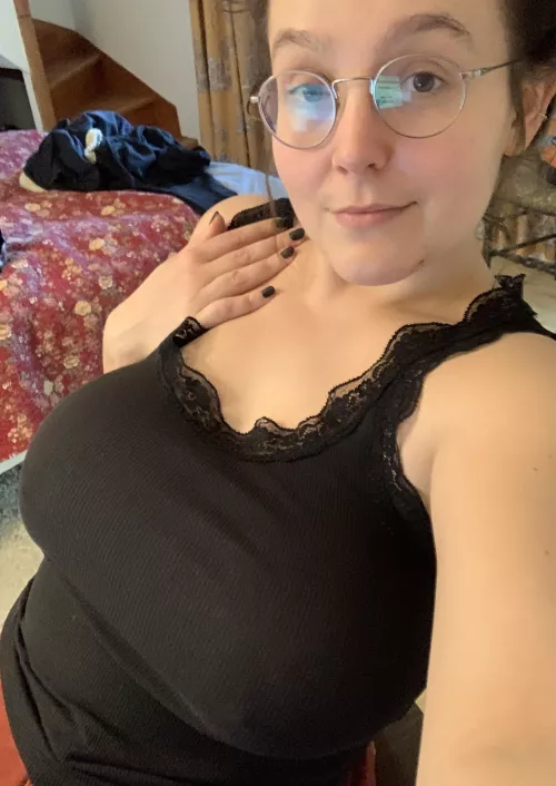 should this brunette go back to wearing a bra?