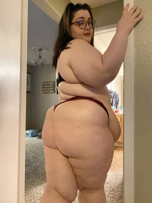 Show me how hard my big fat ass makes you 🥰🍑