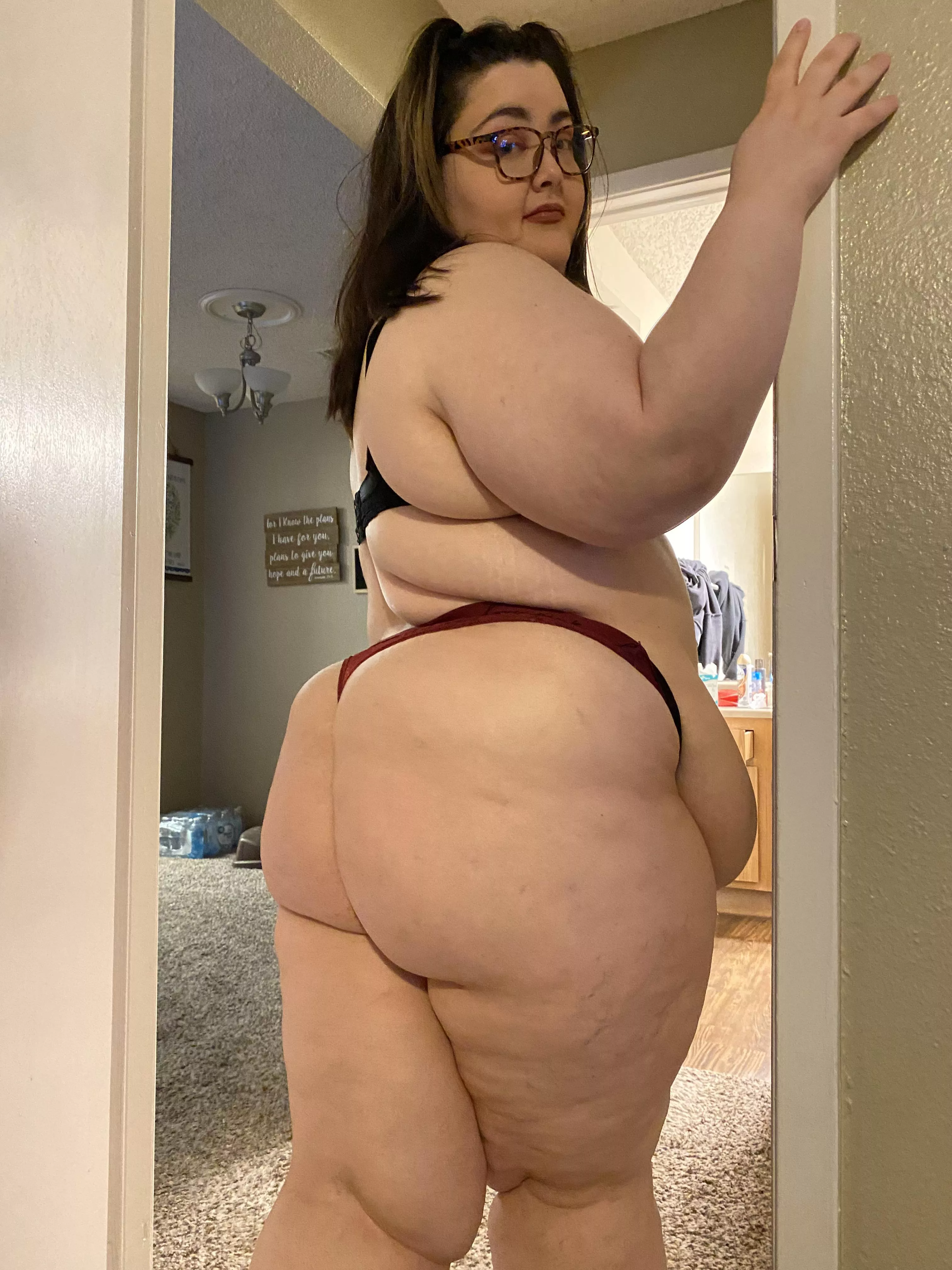 Show me how hard my big fat ass makes you 🥰🍑