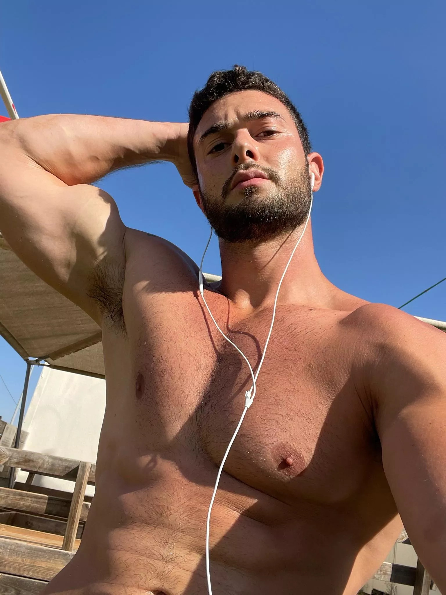 They said my armpits stinks 😷