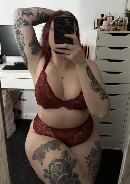 Thoughts on curvy metalheads?