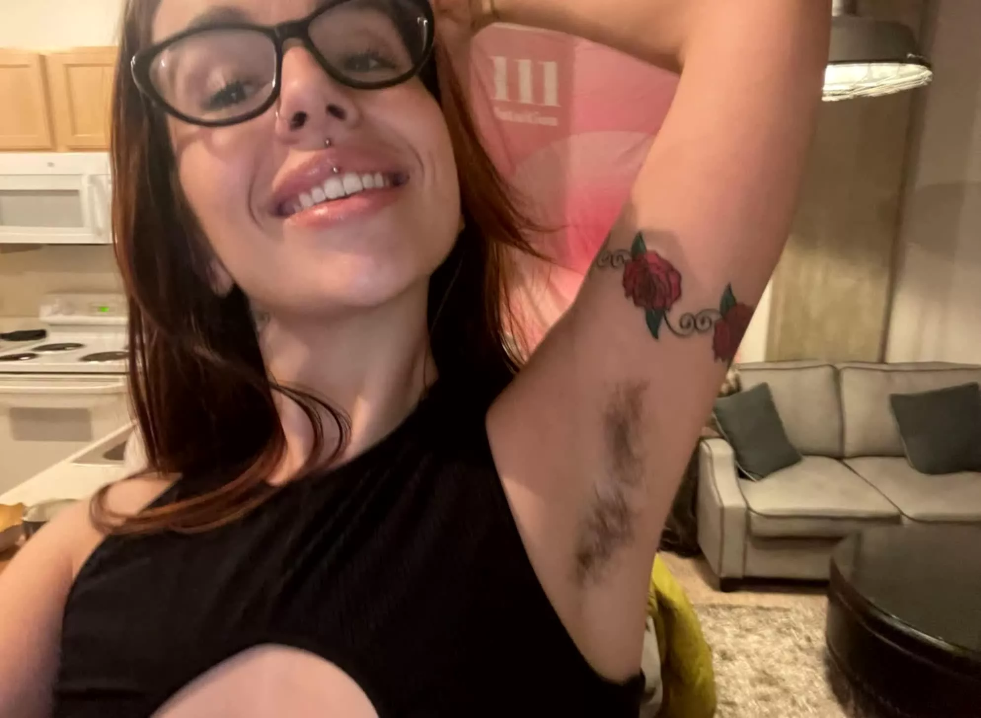 Where are my guys that like hairy girls?