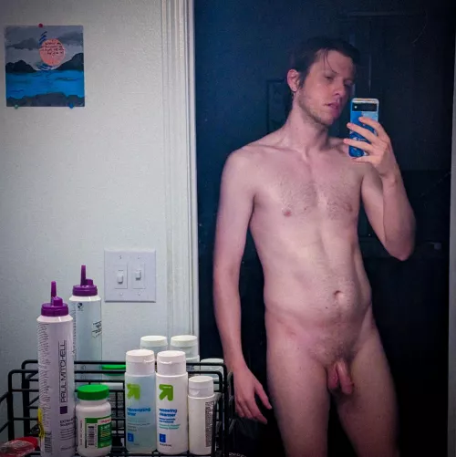 Who doesn't like a mirror selfie?