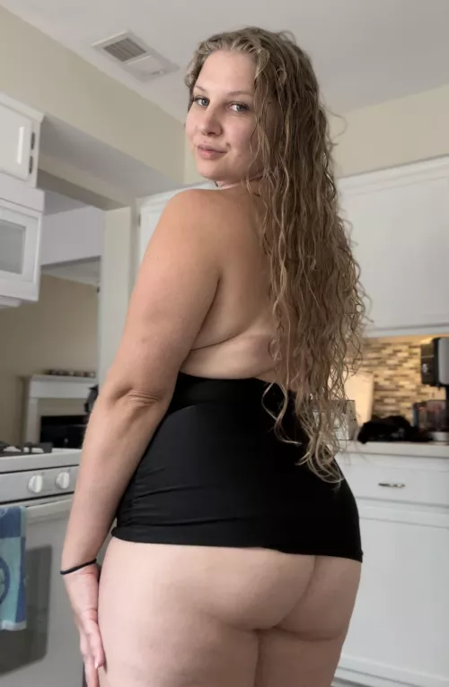 Would you eat me out on our first night out?