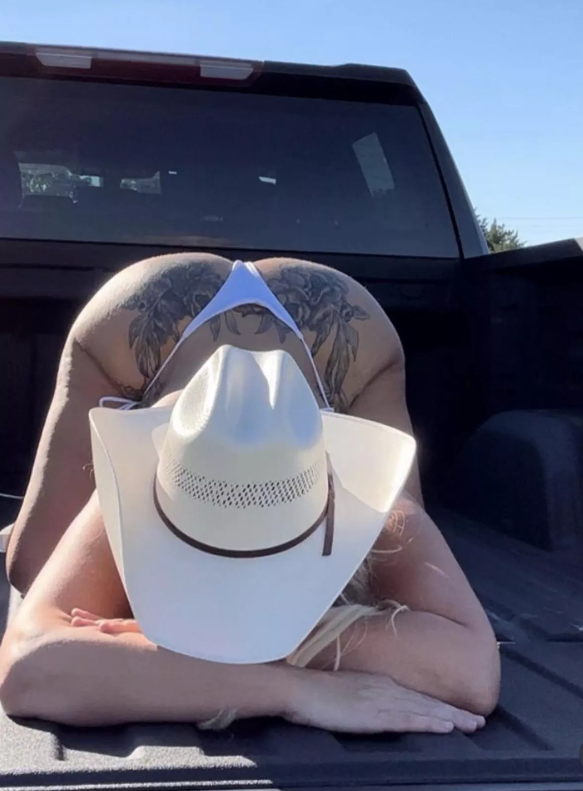 Would you Fuck My Wife In The Back Of The Pick Up ?