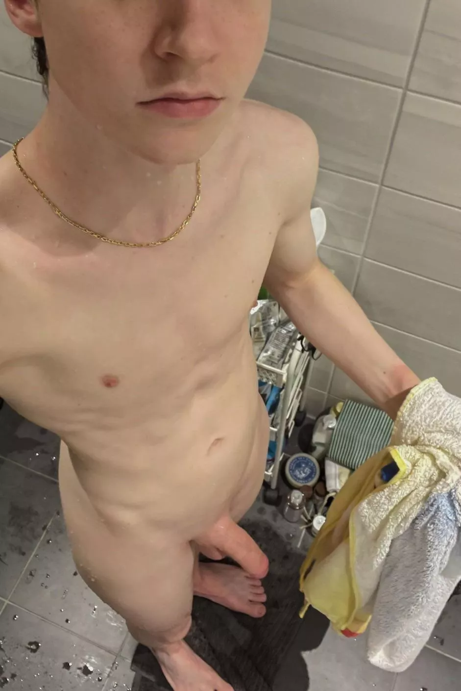 [18] Fresh out the shower