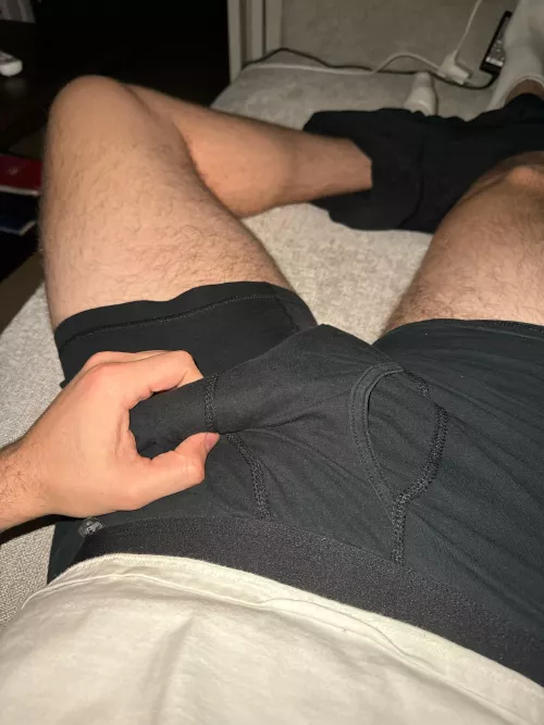 27 bored and want attention. Anyone wanna give it to me? 😈