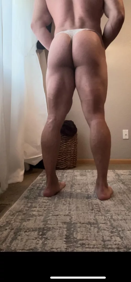 [28] Just cause my booty looks good in panties 😘