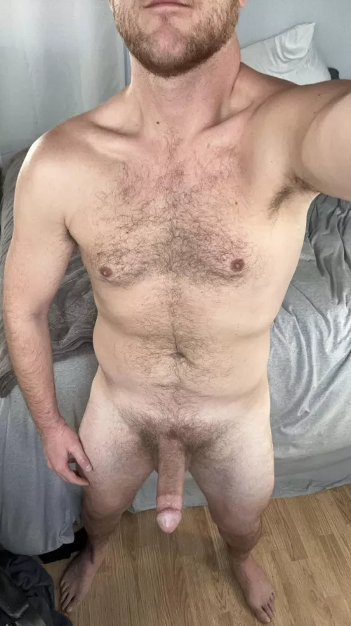 29. Hung, scruffy dad bod. DMs open bros