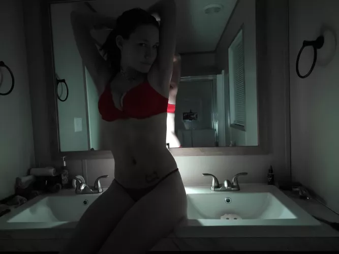 Choke me like you hate me. 🤪