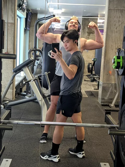 Couples who train together gain together ❤️