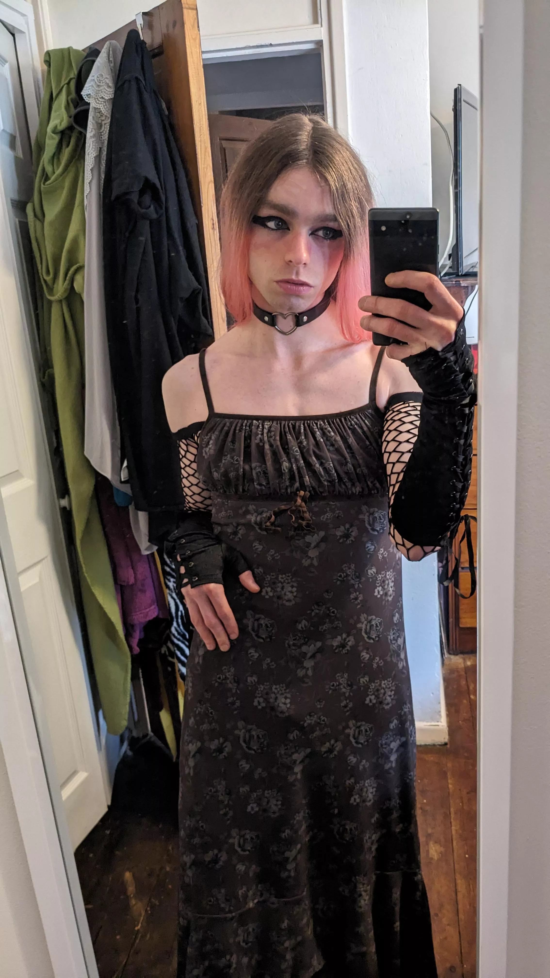 Do you like emo girls?? :3 💕