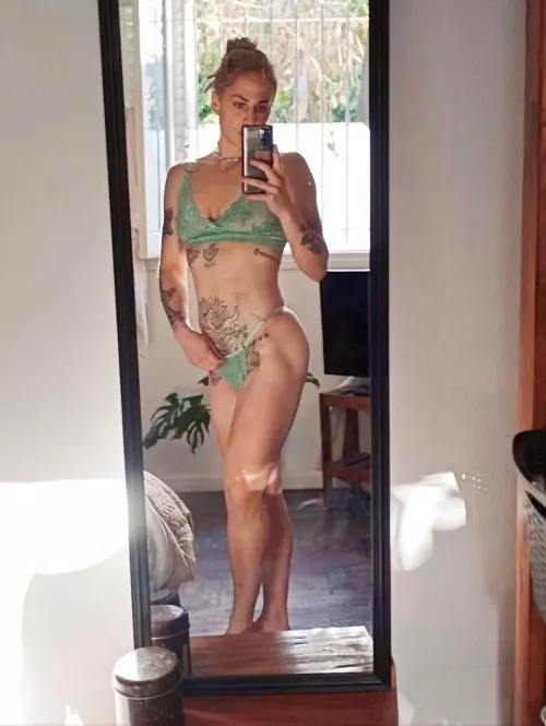 Do you like my outfit ?? 🩲😏