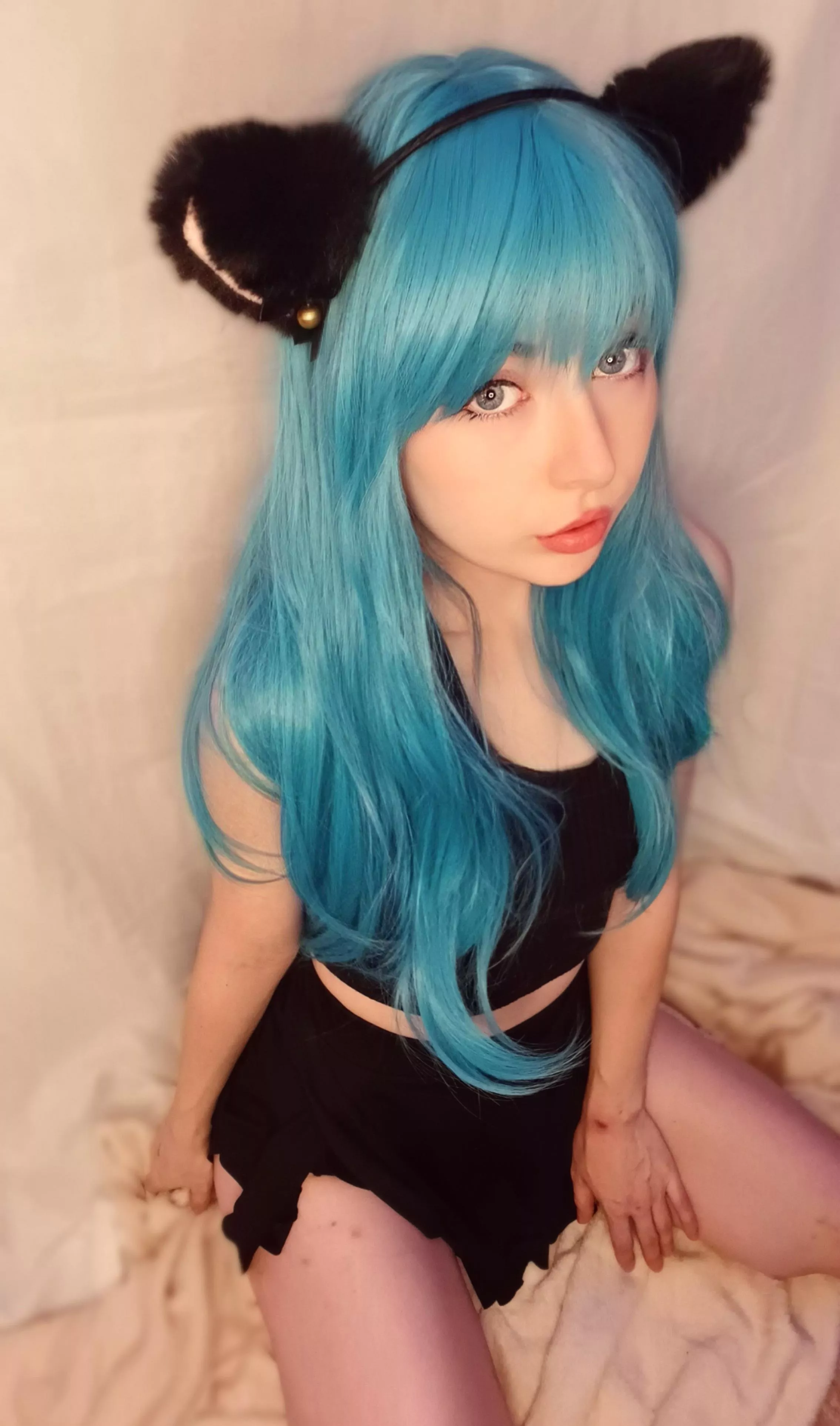 Do you like petite pale nekogirls? 🐾