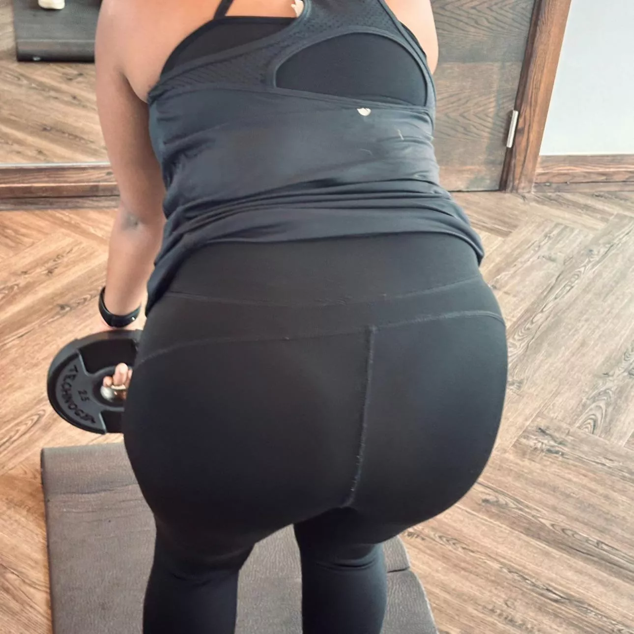 Does my booty deserve a second look? 😬 [F]