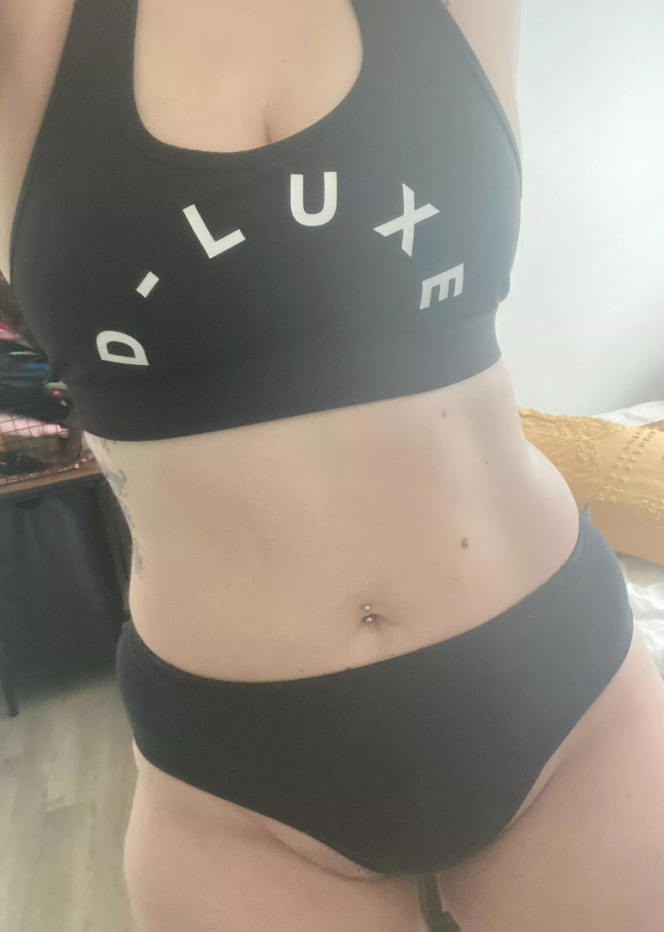 [F] I may like working out in my underwear better 🤔