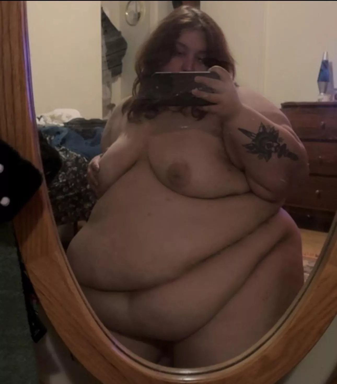 Feed me and tell me I’m pretty 💜