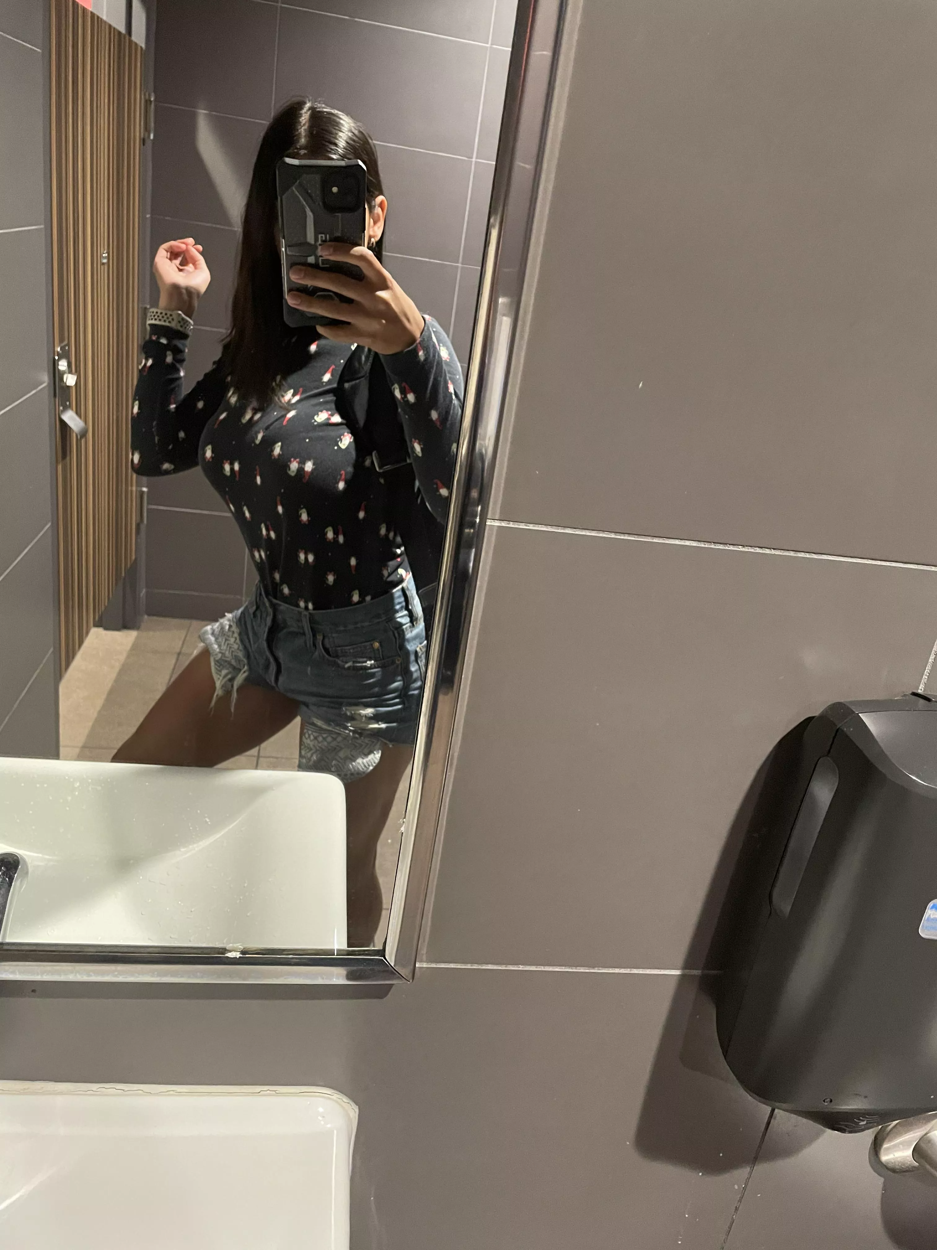 Good night bb.. let’s go out